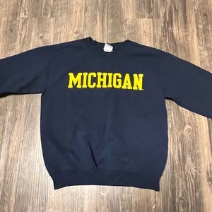 MICHIGAN COLLEGE SWEATSHIRT
